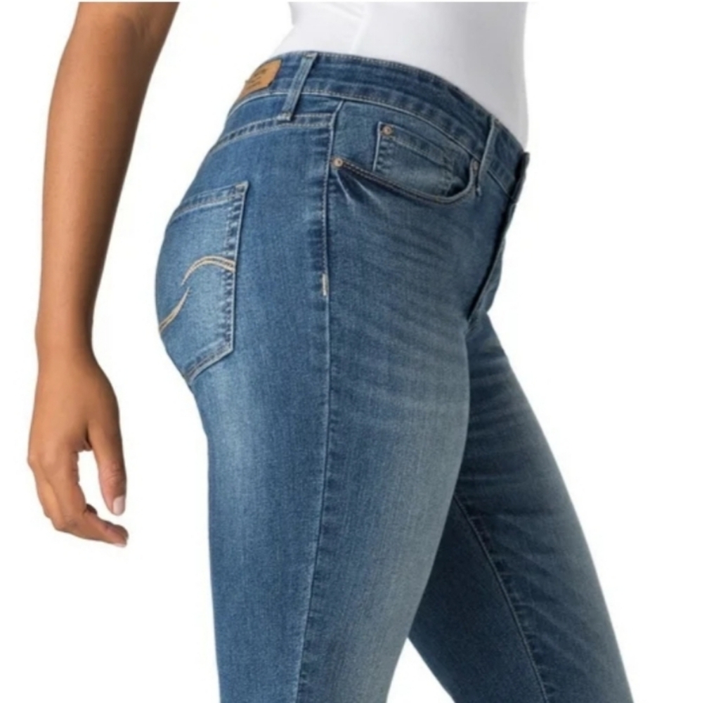 Women's Signature by Levi Strauss modern Cropped Capri 14 - Picture 2 of 12